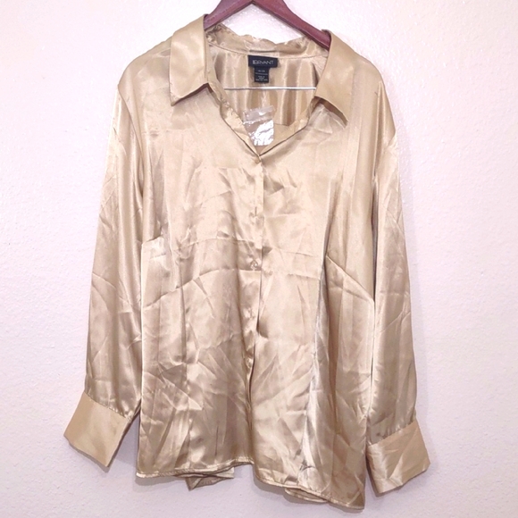 Lane Bryant Tops - USED LANE BRYANT LONG SLEEVE GREEN BUTTON DOWN SHIRT SIZE 26/28 100% POLYESTER